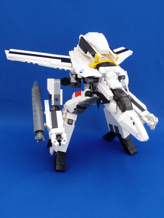 Illustration for article titled Macross/Robotech LEGO That Transforms. I Can Die Now.